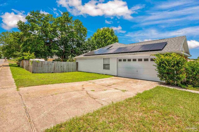 9803 Knollview Dr, Pensacola, FL 32514