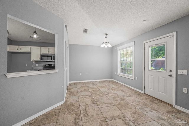 9803 Knollview Dr, Pensacola, FL 32514