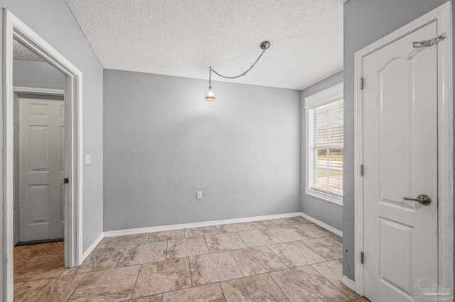 9803 Knollview Dr, Pensacola, FL 32514