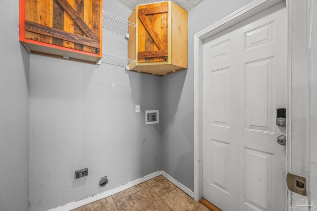 9803 Knollview Dr, Pensacola, FL 32514