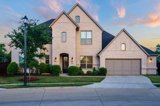 318 Waters Edge Drive, Argyle, TX 76226