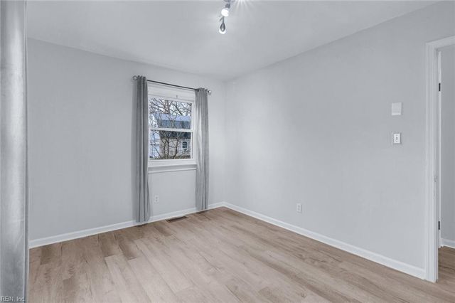 183 Mark Twain DR, Newport News, VA 23602