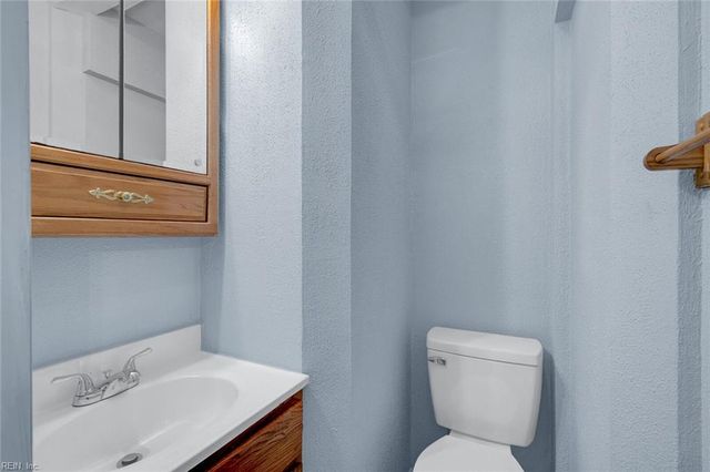 183 Mark Twain DR, Newport News, VA 23602