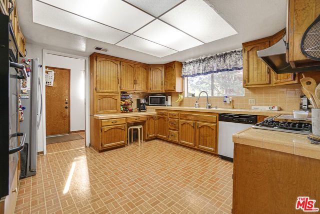 4812 Live Oak Street, Cudahy, CA 90201