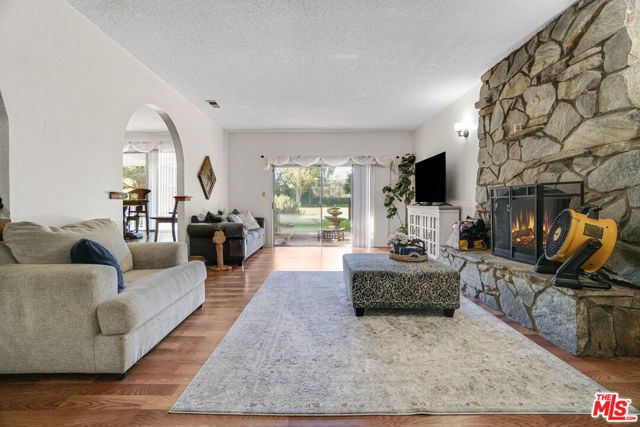 4812 Live Oak Street, Cudahy, CA 90201