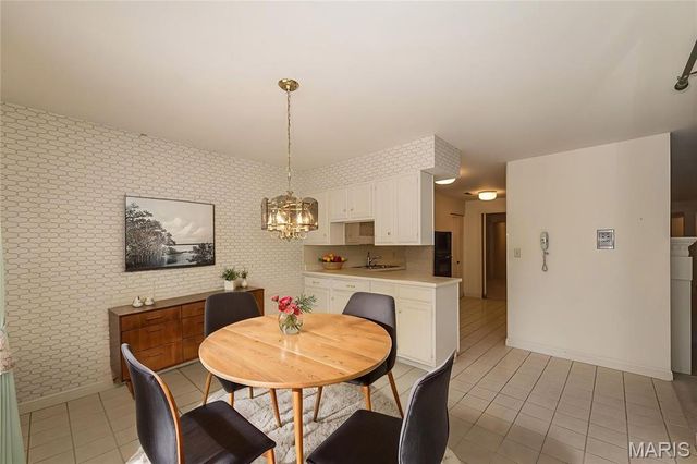 14308 Conway Meadows Court 201, Chesterfield, MO 63017