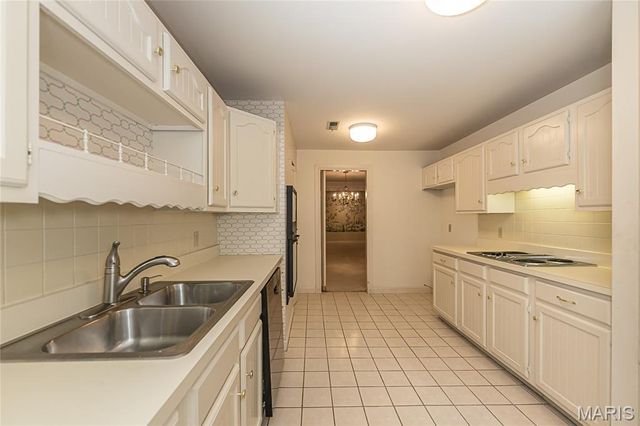 14308 Conway Meadows Court 201, Chesterfield, MO 63017