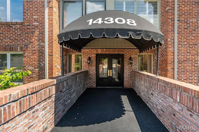 14308 Conway Meadows Court 201, Chesterfield, MO 63017