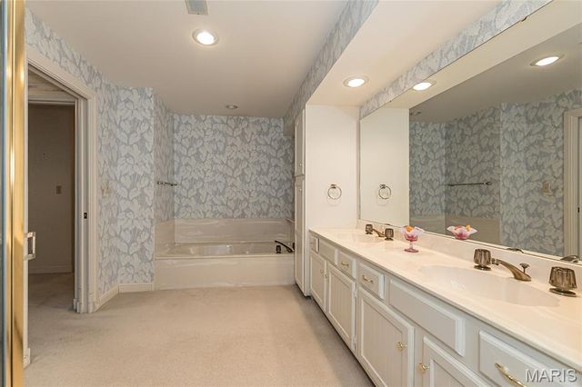 14308 Conway Meadows Court 201, Chesterfield, MO 63017