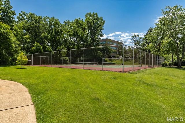 14308 Conway Meadows Court 201, Chesterfield, MO 63017