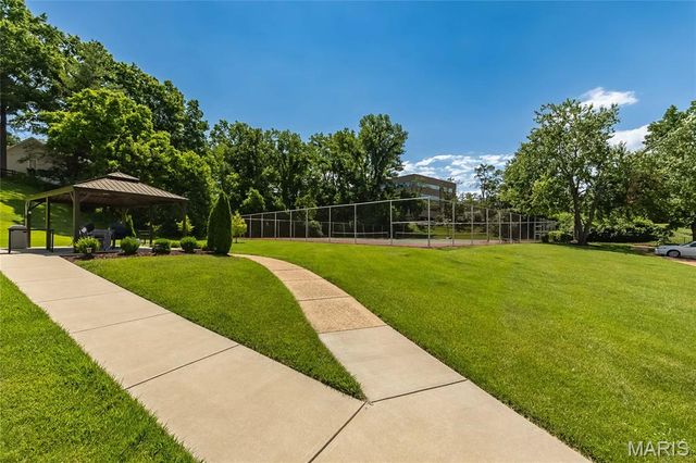 14308 Conway Meadows Court 201, Chesterfield, MO 63017