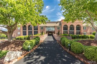 14308 Conway Meadows Court 201, Chesterfield, MO 63017