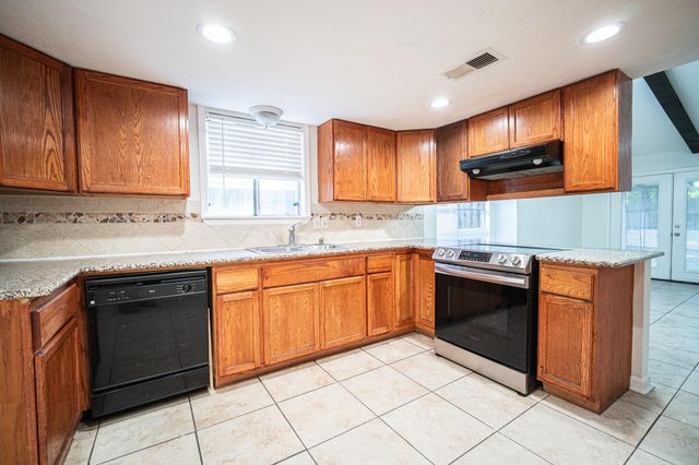 7015 San Pablo Drive, Houston, TX 77083
