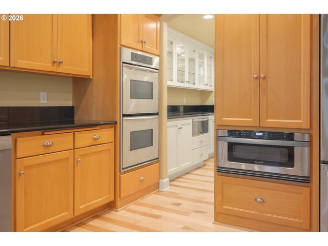 1184 CEDAR RIDGE Dr, Eugene, OR 97401