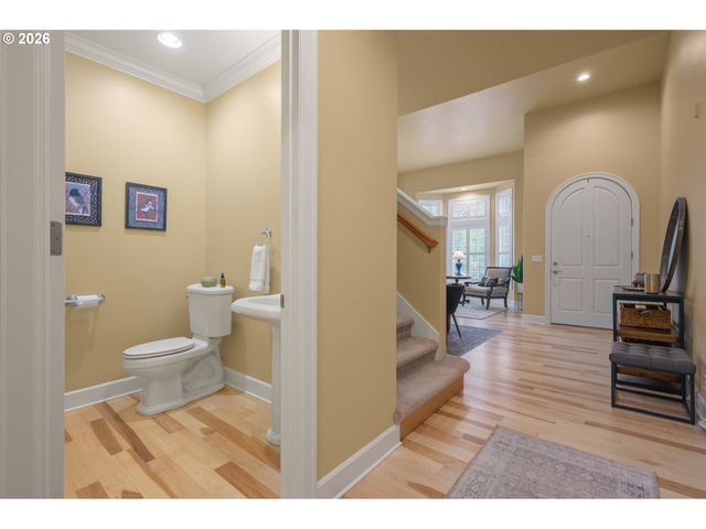 1184 CEDAR RIDGE Dr, Eugene, OR 97401