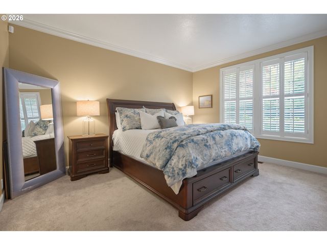 1184 CEDAR RIDGE Dr, Eugene, OR 97401