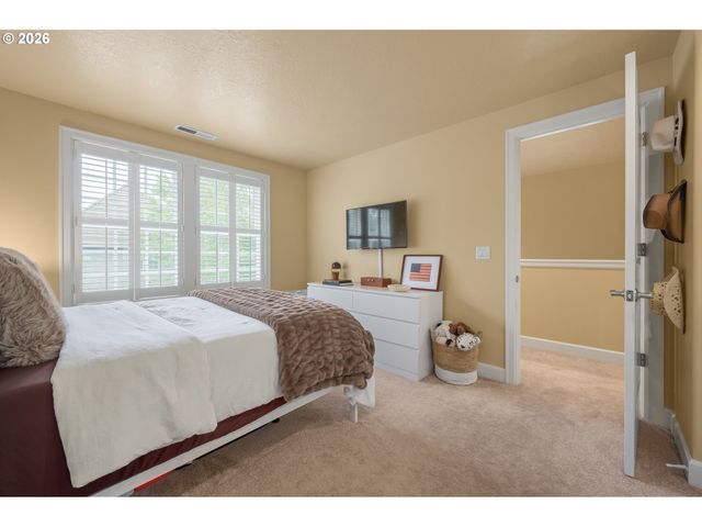 1184 CEDAR RIDGE Dr, Eugene, OR 97401