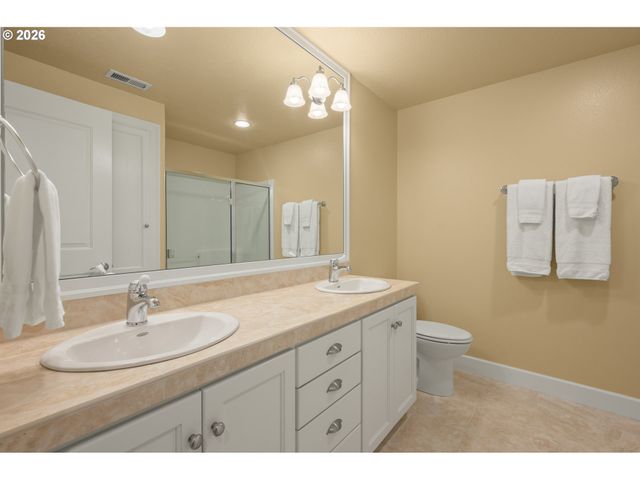 1184 CEDAR RIDGE Dr, Eugene, OR 97401