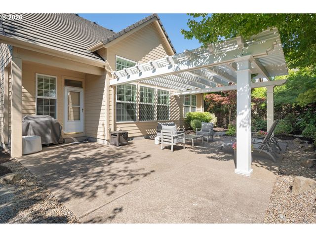 1184 CEDAR RIDGE Dr, Eugene, OR 97401