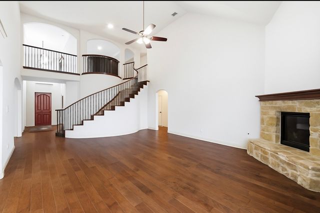 8700 Treehouse Court, Fort Worth, TX 76123