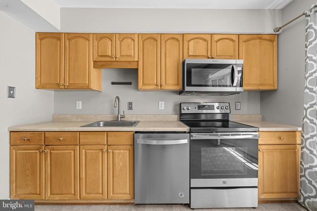 10256 EAGLE NEST CT, Fairfax, VA 22032