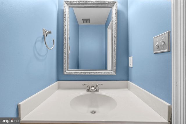 10256 EAGLE NEST CT, Fairfax, VA 22032