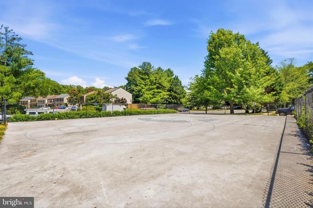 10256 EAGLE NEST CT, Fairfax, VA 22032