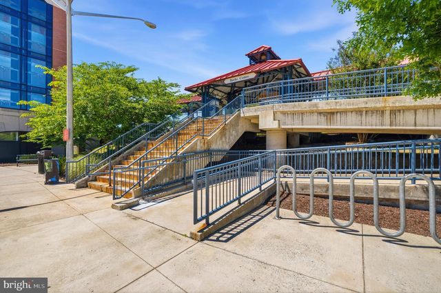 10256 EAGLE NEST CT, Fairfax, VA 22032