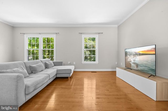 10256 EAGLE NEST CT, Fairfax, VA 22032