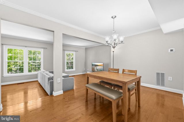 10256 EAGLE NEST CT, Fairfax, VA 22032