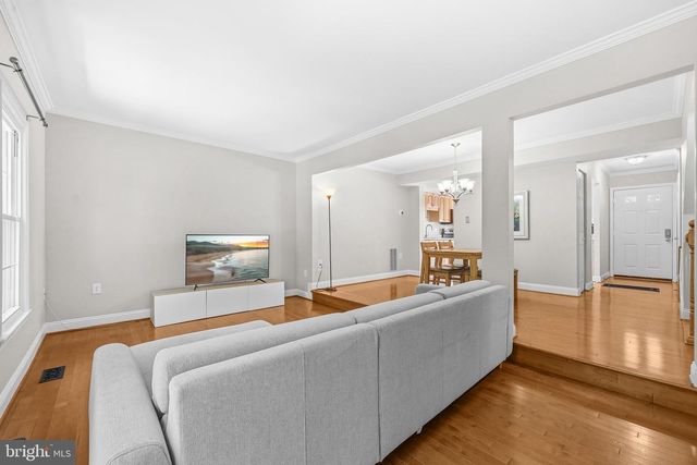 10256 EAGLE NEST CT, Fairfax, VA 22032