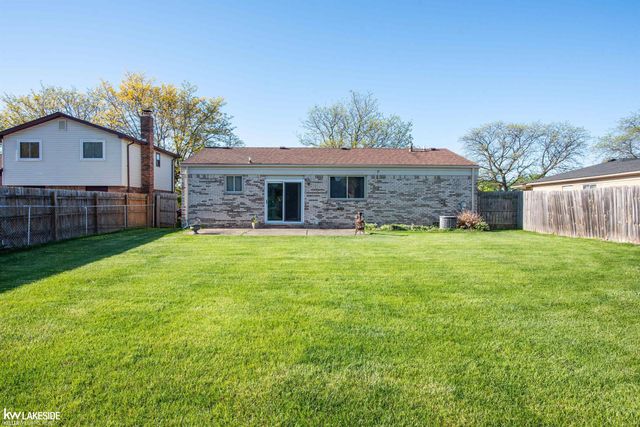 17699 Kuecken Street, Clinton Township, MI 48038