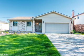 17699 Kuecken Street, Clinton Township, MI 48038