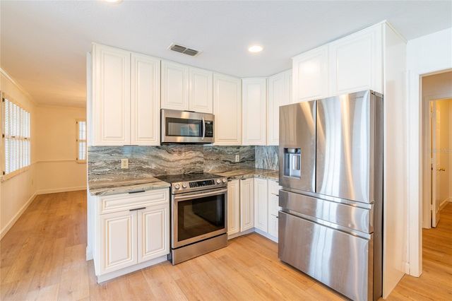 2802 HAMMOCK DRIVE, Plant City, FL 33566