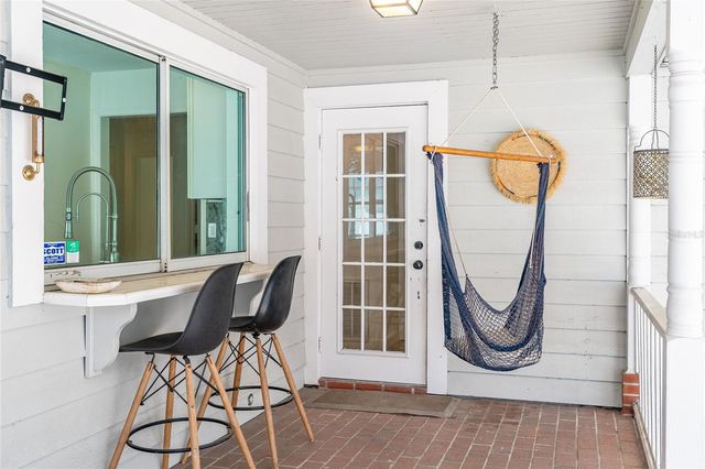 2802 HAMMOCK DRIVE, Plant City, FL 33566