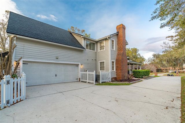 2802 HAMMOCK DRIVE, Plant City, FL 33566