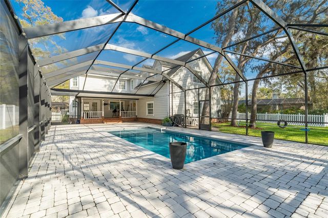 2802 HAMMOCK DRIVE, Plant City, FL 33566