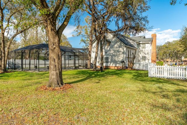 2802 HAMMOCK DRIVE, Plant City, FL 33566