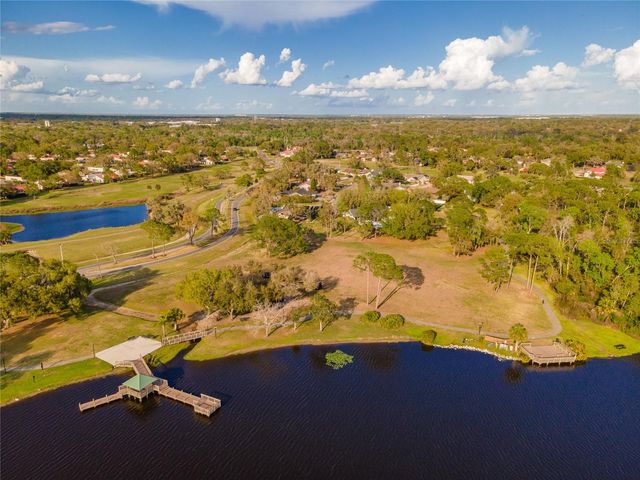 2802 HAMMOCK DRIVE, Plant City, FL 33566