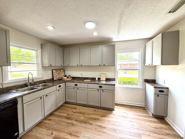 115 Main St, Ashford, AL 36312