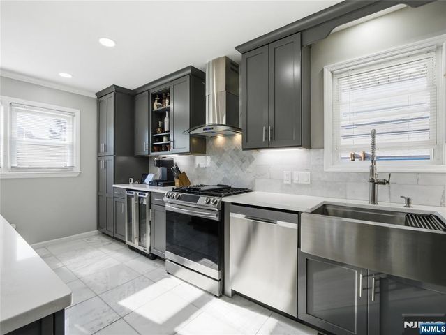 98 Grove Street, Lodi, NJ 07644