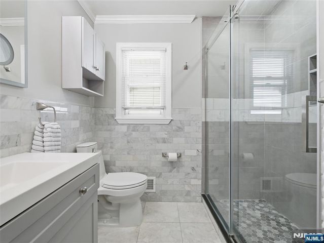 98 Grove Street, Lodi, NJ 07644