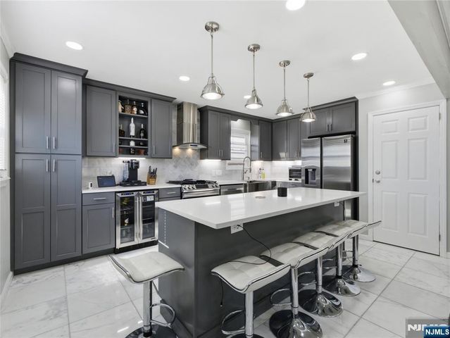 98 Grove Street, Lodi, NJ 07644