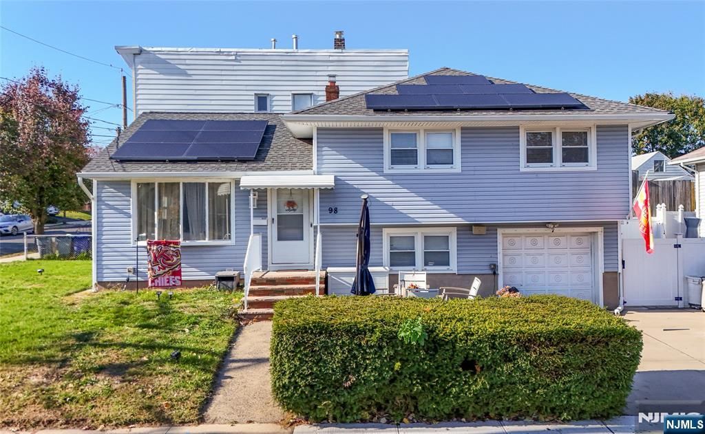 98 Grove Street, Lodi, NJ 07644