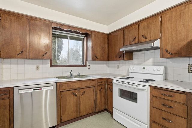 2103 N Sargent Rd, Spokane, WA 99212