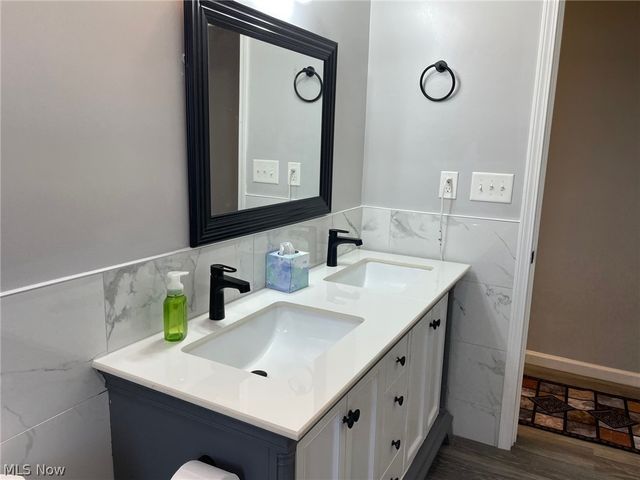 17228 Egbert Road, Walton Hills, OH 44146