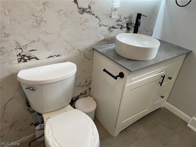 17228 Egbert Road, Walton Hills, OH 44146