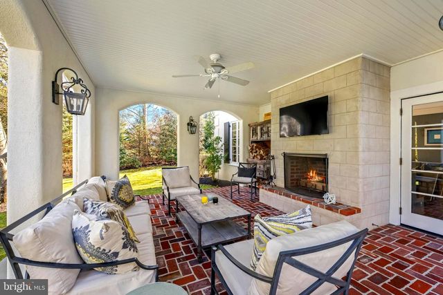 848 PARKES RUN LN, Villanova, PA 19085