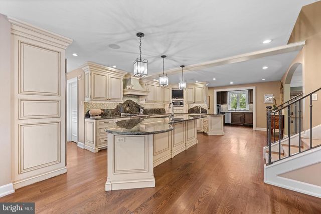 848 PARKES RUN LN, Villanova, PA 19085