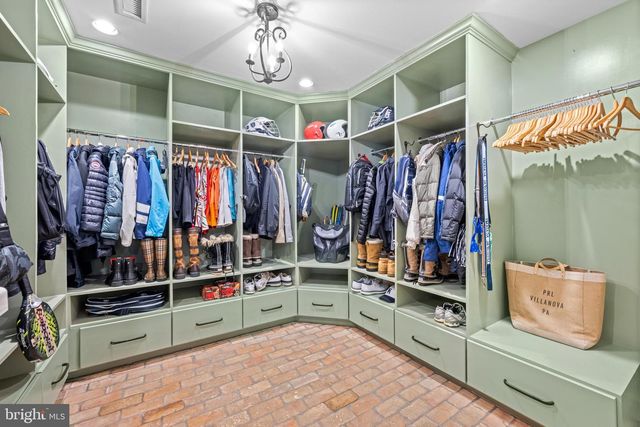 848 PARKES RUN LN, Villanova, PA 19085